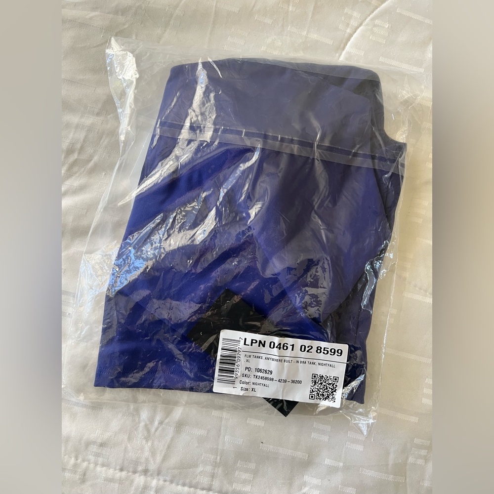 NEW - Fabletics Anywhere Built-In-Bra Tank in Nightfall Blue - Picture 11 of 13